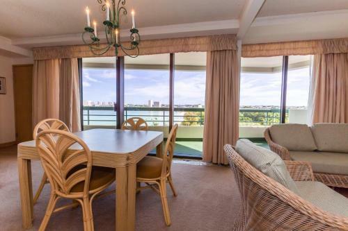 Hotel Alupang Beach Tower