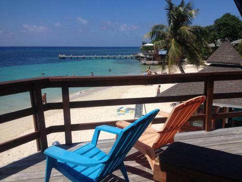 Hotel Fosters West Bay Resort