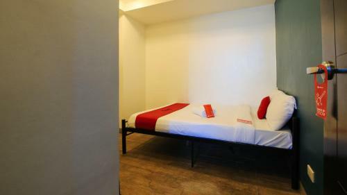 Hotel Reddoorz Plus @ San Marcelino Malate