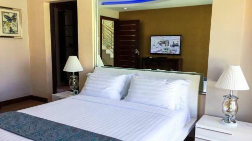 Luxury 4-bedroom Villa In Mactan Cebu
