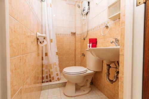 Hotel Reddoorz @ Moonwalk Paranaque