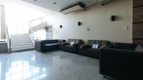 Hotel Reddoorz Plus @ E Rodriguez Corner Banawe