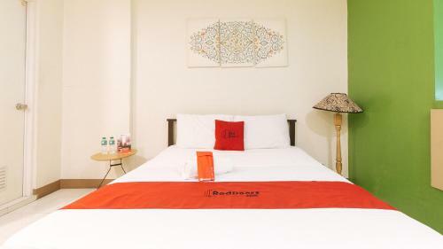 Hotel Reddoorz Plus @ Kamuning Quezon City