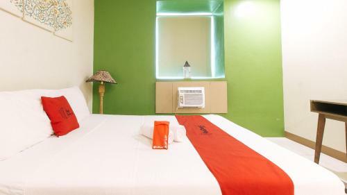 Hotel Reddoorz Plus @ Kamuning Quezon City