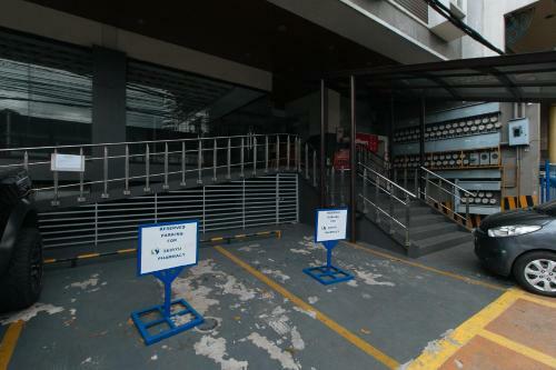 Hotel Reddoorz Plus @ Kamuning Quezon City