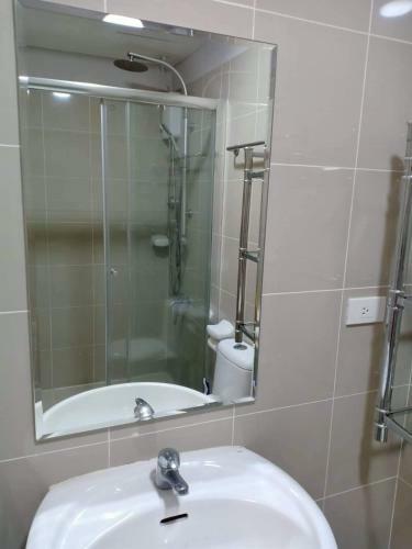 Hostal Your Simple Abode With Luxury Touch