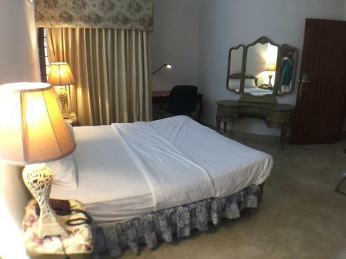 Hostal E Lodge