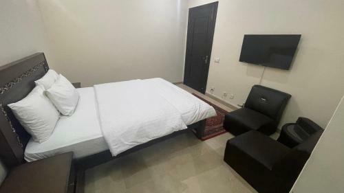 Royal Two Bed Villa E 11 Islamabad