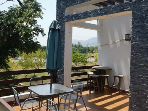Hostal Crosswinds Guest House