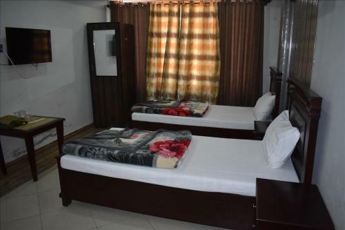 Hotel Kashmir Inn
