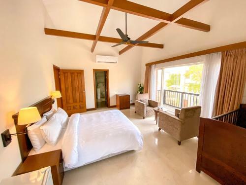 Woodpecker Service Apartment