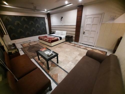 Amin Hotel