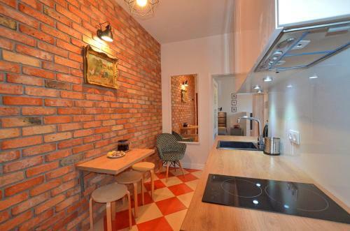 Grand Tourist Anna Apartment