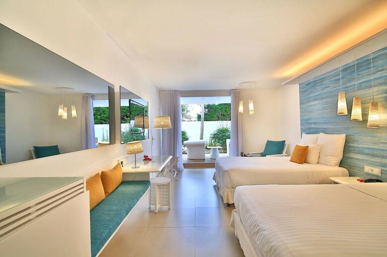 La Creole Beach Hotel & Spa
