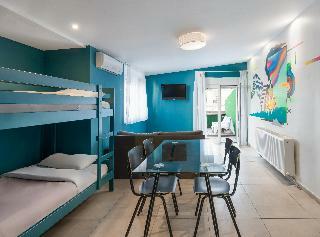 Hostal Colors Rooms & Apartments