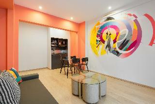 Hostal Colors Rooms & Apartments