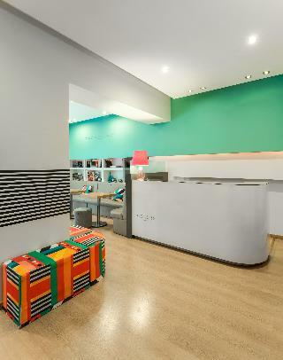 Hostal Colors Rooms & Apartments