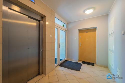 Apartment For 10 With Garden And Parking