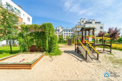 Apartment For 10 With Garden And Parking