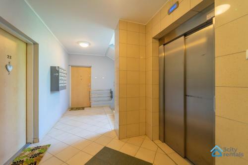 Apartment For 10 With Garden And Parking