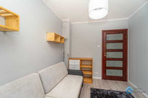 Apartment For 10 With Garden And Parking