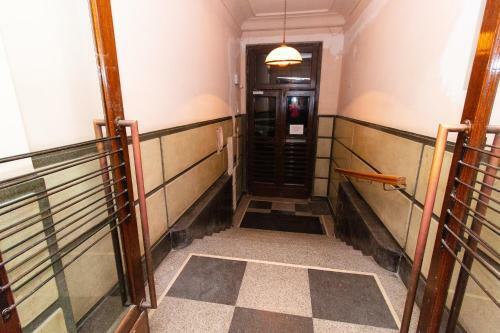 Gold Oscar Apartment