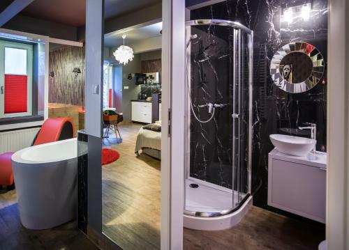 Yourplace Romantic Apartment With Private Patio