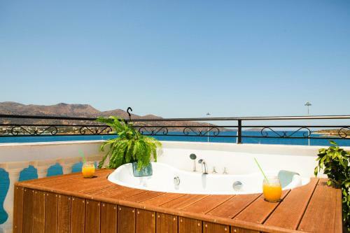 Hotel Port 7- Boutique Collection