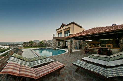 Villa St. Nicolas & Theano