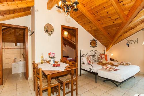 Kavos Psarou Studios & Apartments
