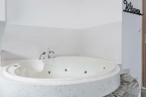 Jacuzzi Jm Rooms Apartment Wawelofts