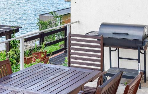 Awesome Apartment In Mikolajki With Wifi