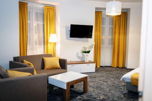 Hotel Nadodrza?ski Dw�r - Nowa S�l