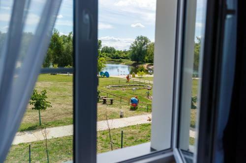Hotel Nadodrza?ski Dw�r - Nowa S�l