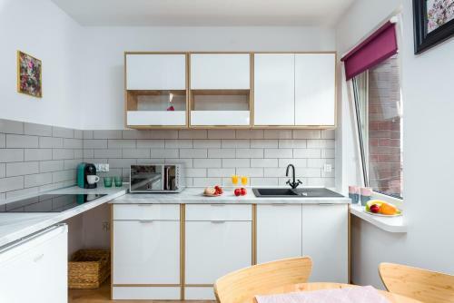 Sleepway Apartments - English Dream