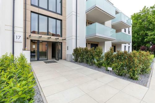 Sunny Rewal Apartments By Renters
