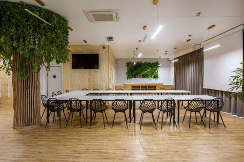 Bloom Hotel & Restaurant