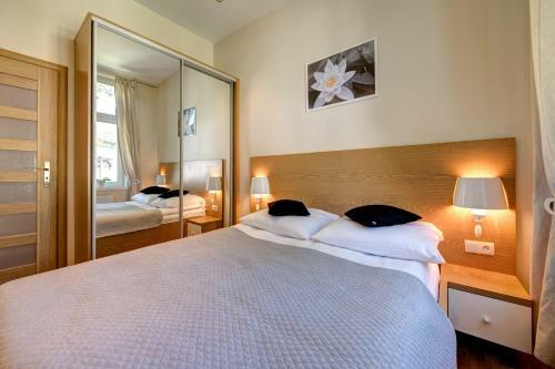 3 City Apartments - Frank