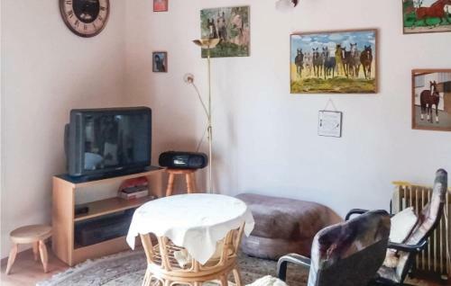 Three-bedroom Holiday Home In Szteklin