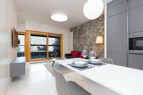 Apartamento Deluxe Studio Mennica Residence By Renters