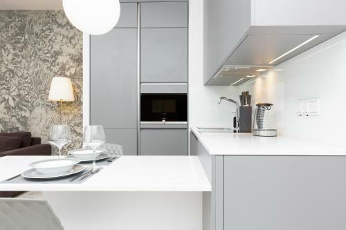 Apartamento Deluxe Studio Mennica Residence By Renters
