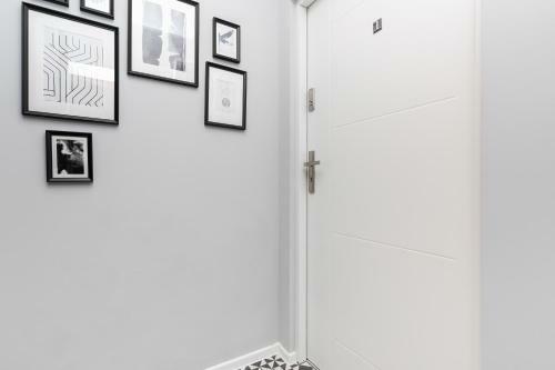 Apartments Chmielna Warsaw By Renters