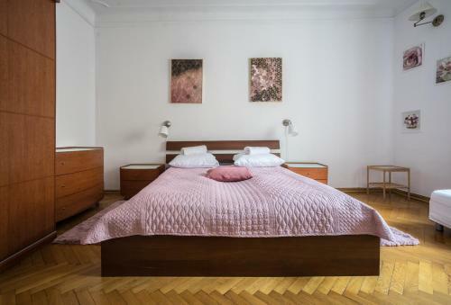 Elegant Apartment Royal Route II