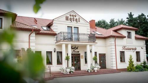 Hotel Dworek Za Lasem