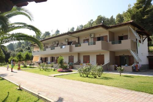 Elena Apartments & Studios