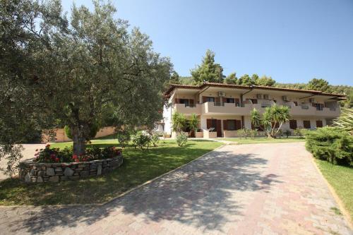 Elena Apartments & Studios