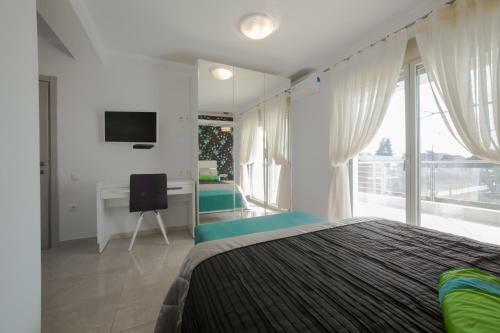 Toroni Blue Sea Hotel