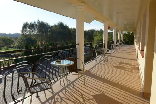 Bed & Breakfast Hotelik Pod Lwami