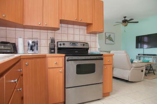 Apartamento Coco Loco Ocean Views, Balcony, Pool, Laundry
