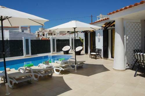 Villa 2, Cozy On Oura Beach, Albufeira